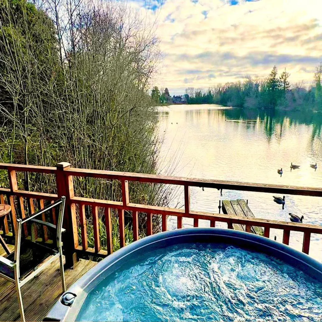 Photograph of Holly Lodge 12 Hot Tub