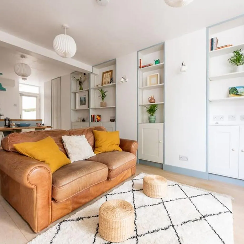 Photograph of Lovely self-contained basement studio with kitchen