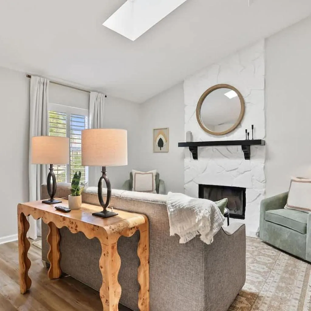 Photograph of Renovated Cottage near Beach & City Dogs Welcome