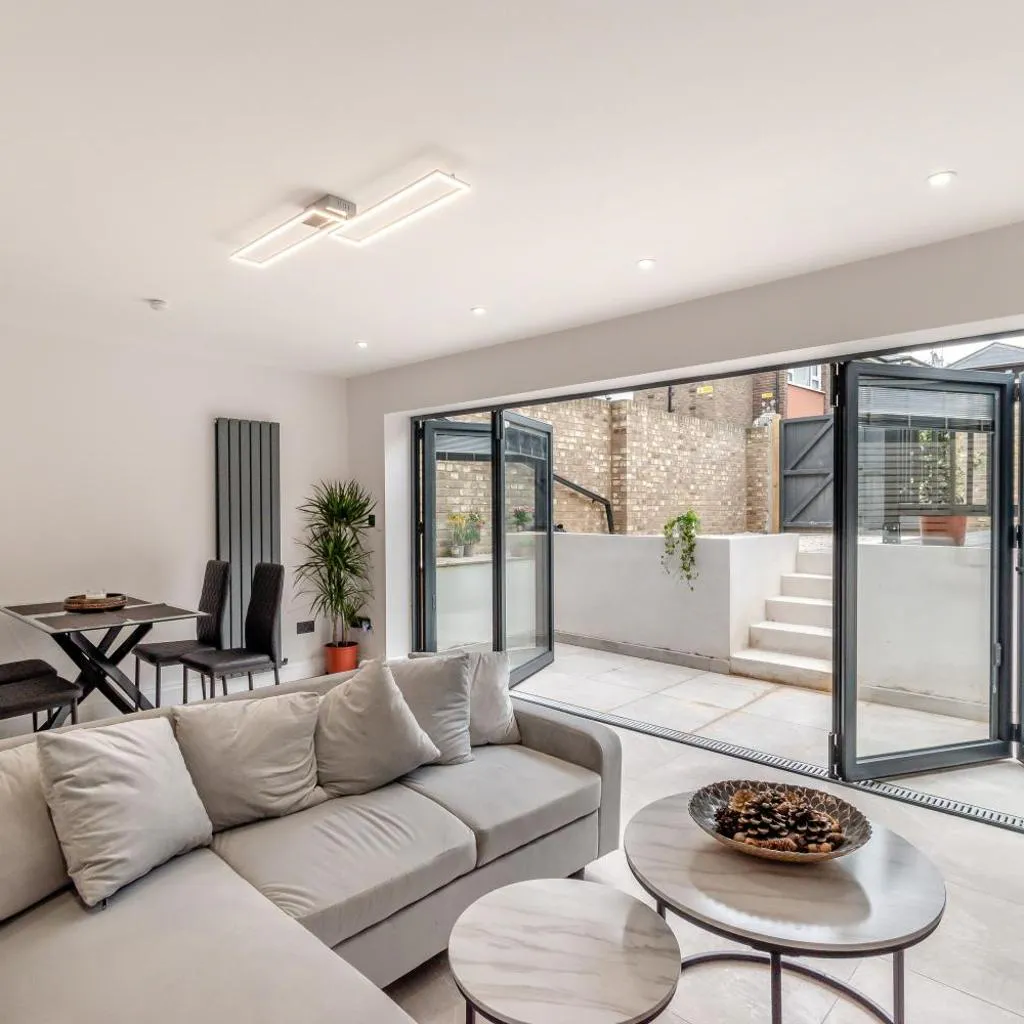 Photograph of Entire Garden Flat with Parking - Portobello Road
