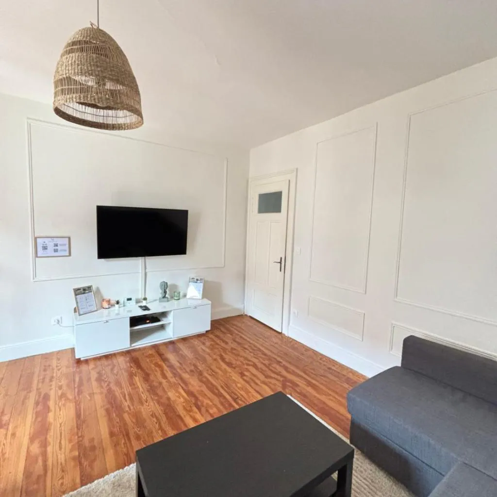 Photograph of Soh Rent Appartement 4 proche gare et Centre de Strasbourg TV - Wifi