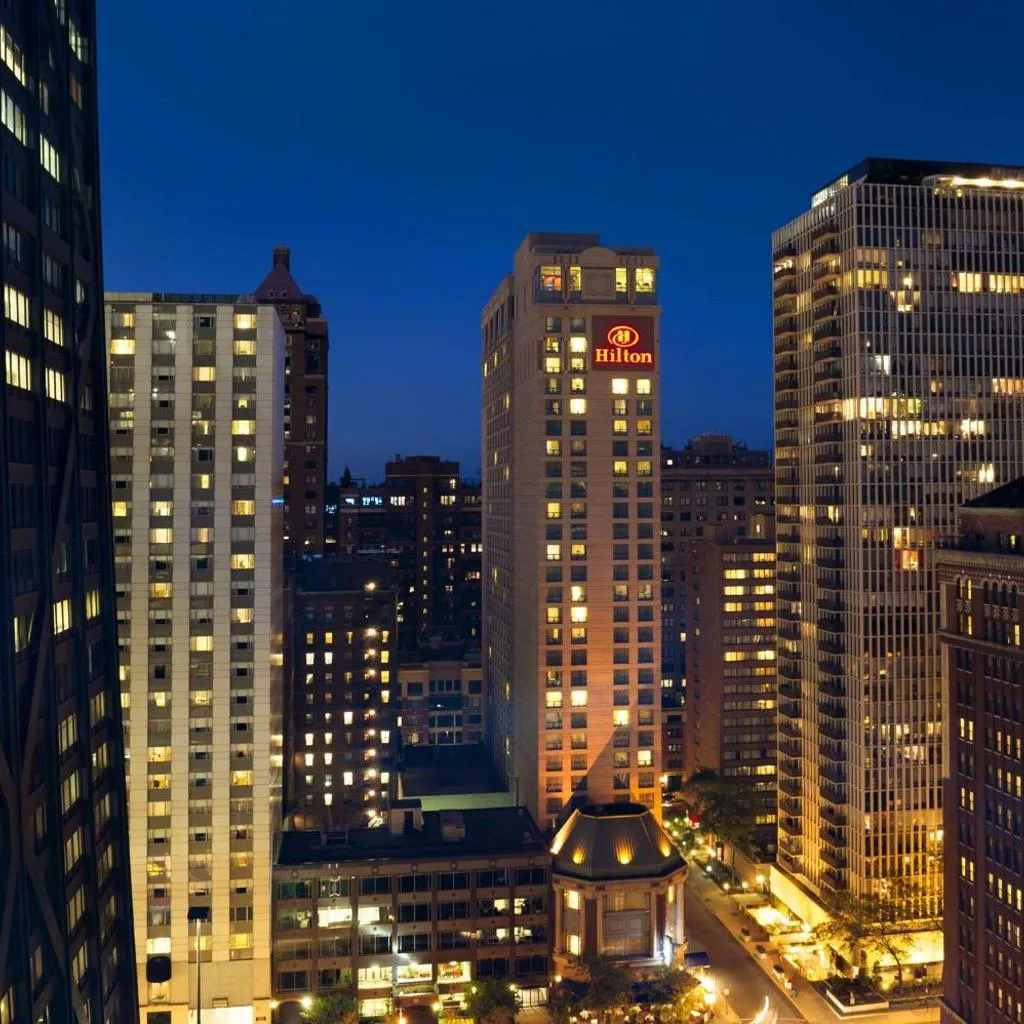 Photograph of Hilton Chicago Magnificent Mile Suites