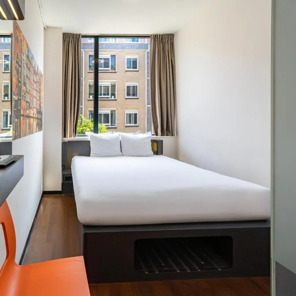 Photograph of easyHotel Amsterdam City Centre South