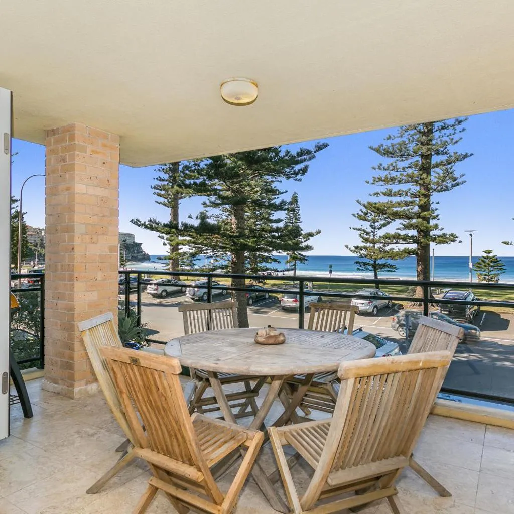 Photograph of Beachfront on Golden Mile