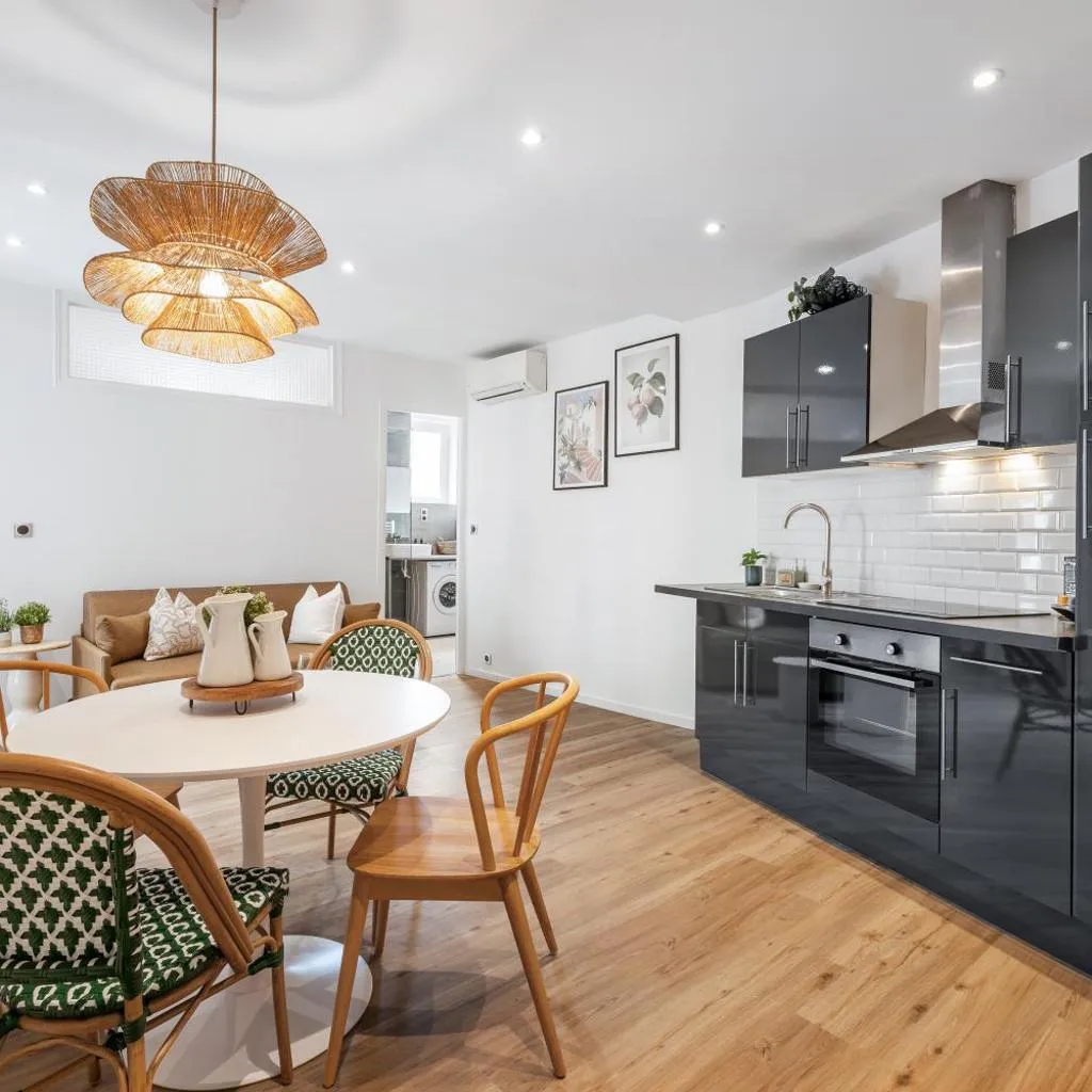 Photograph of Nice Renting - 35 Massena - Architect Flat Ultimate Charm Massena Center