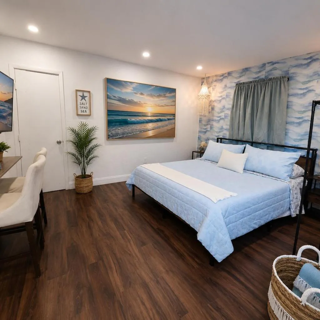 Photograph of The Coral Cove Miami Studio with free parking