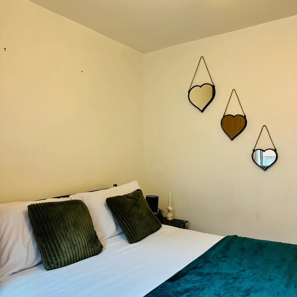 Photograph of Longterm Stay City Centre Apartment 2 Bedrooms