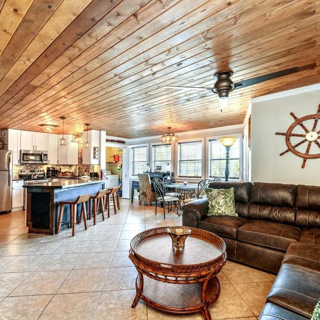Photograph of Captains Quarters 3 Comm Pools Pet Friendly