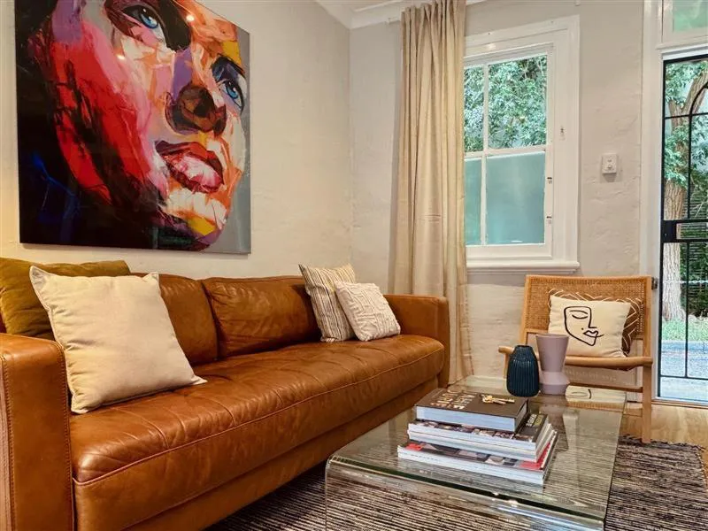 Photograph of Quiet, light-filled laneway retreat, Surry Hills