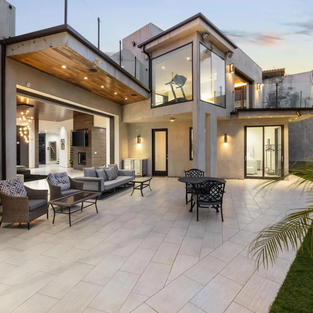 Photograph of Hollywood Hills 4BR with Rooftop by Colby and Conrad