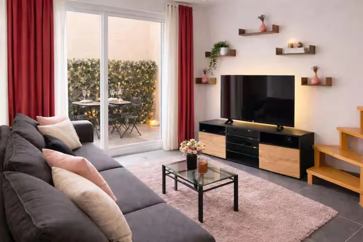 Photograph of Appartement T2 lumineux avec terrasse privée Botinelly