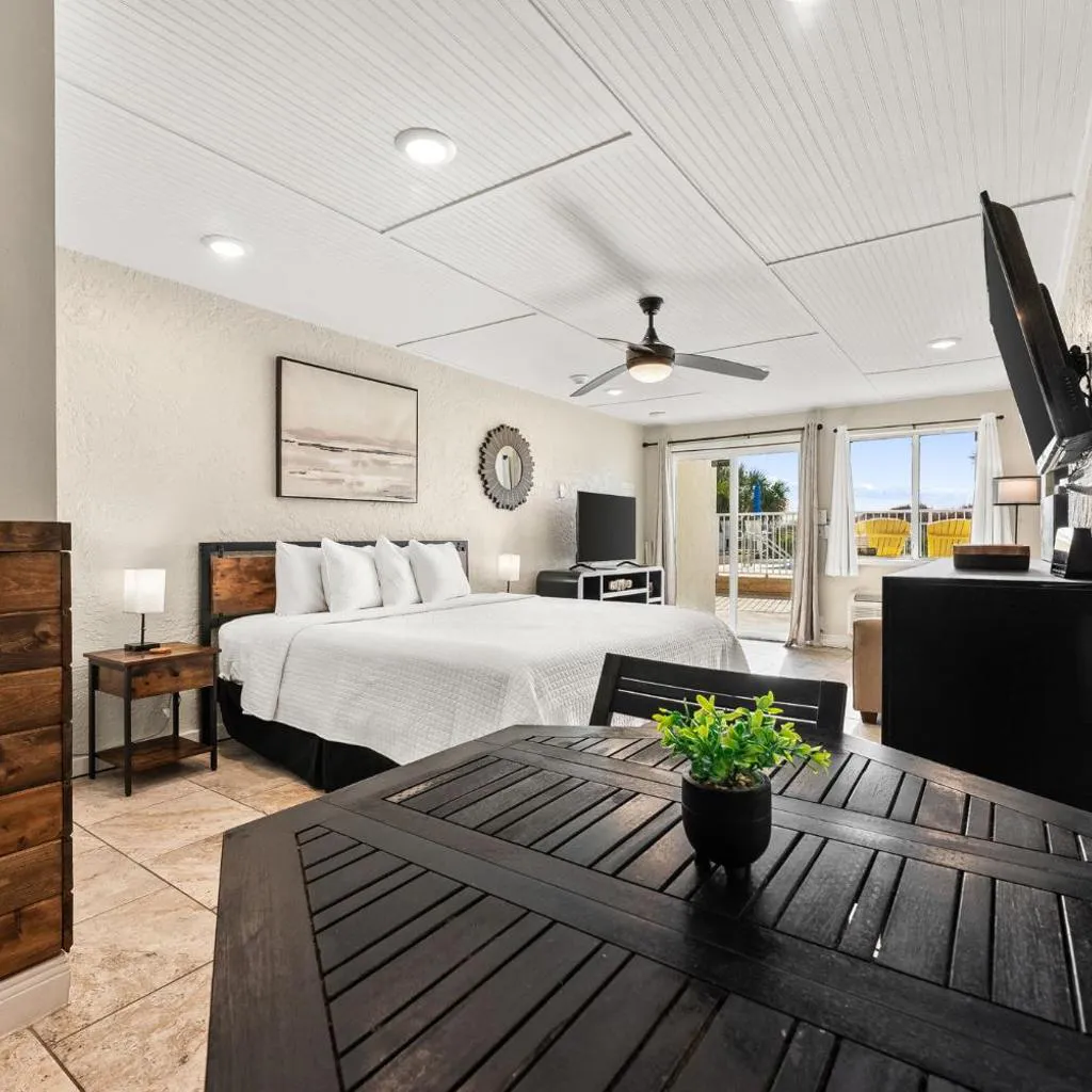 Photograph of The Ambassador - Unit C5 - Studio King - On Pool Deck