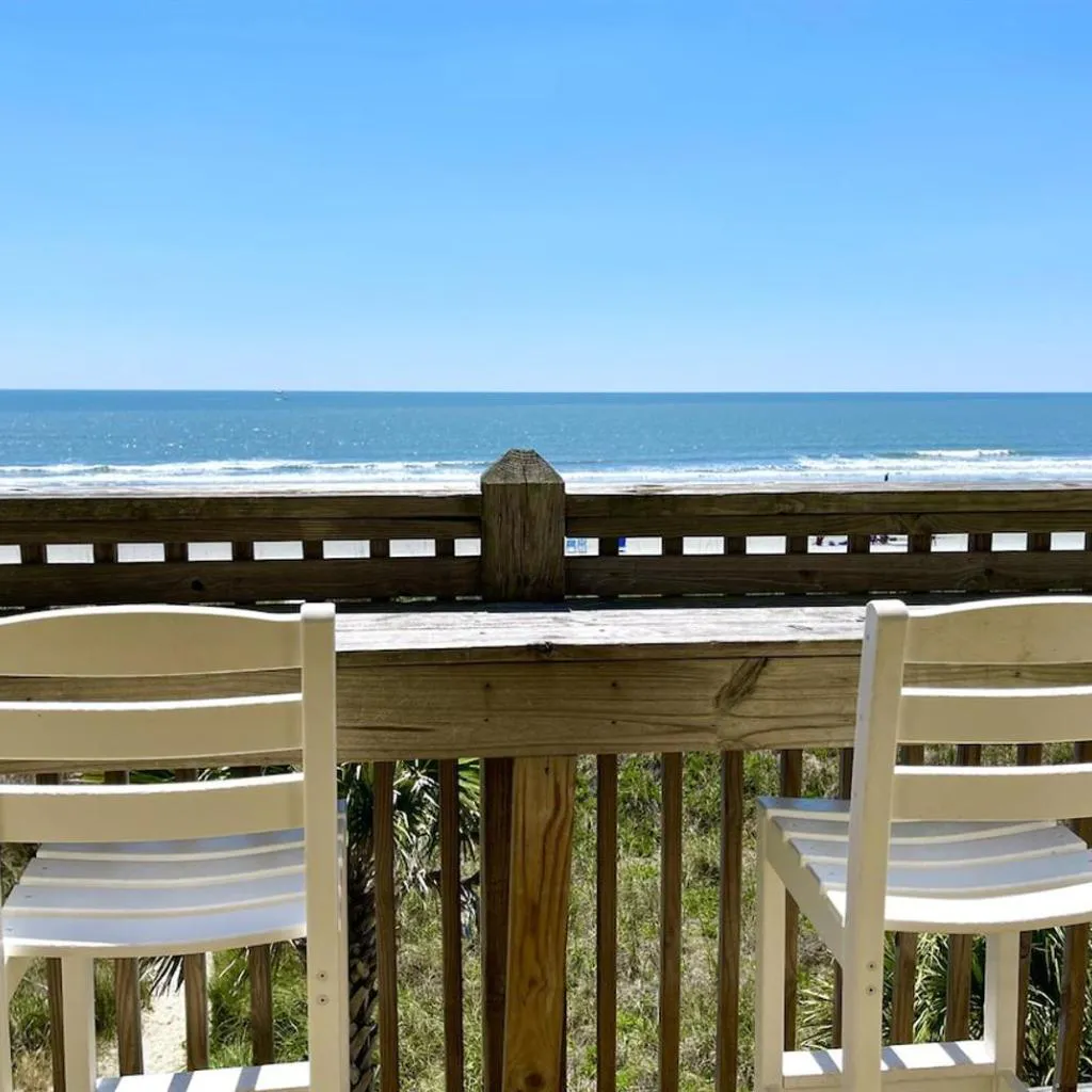 Photograph of Comfy 4br Oceanfront Sm Dogs PG3