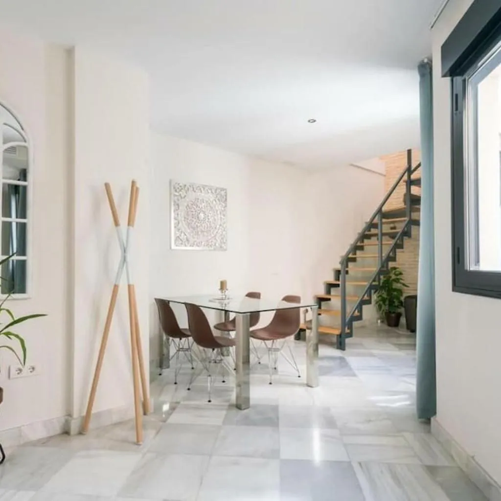 Photograph of Viriato Terraza Olehousing
