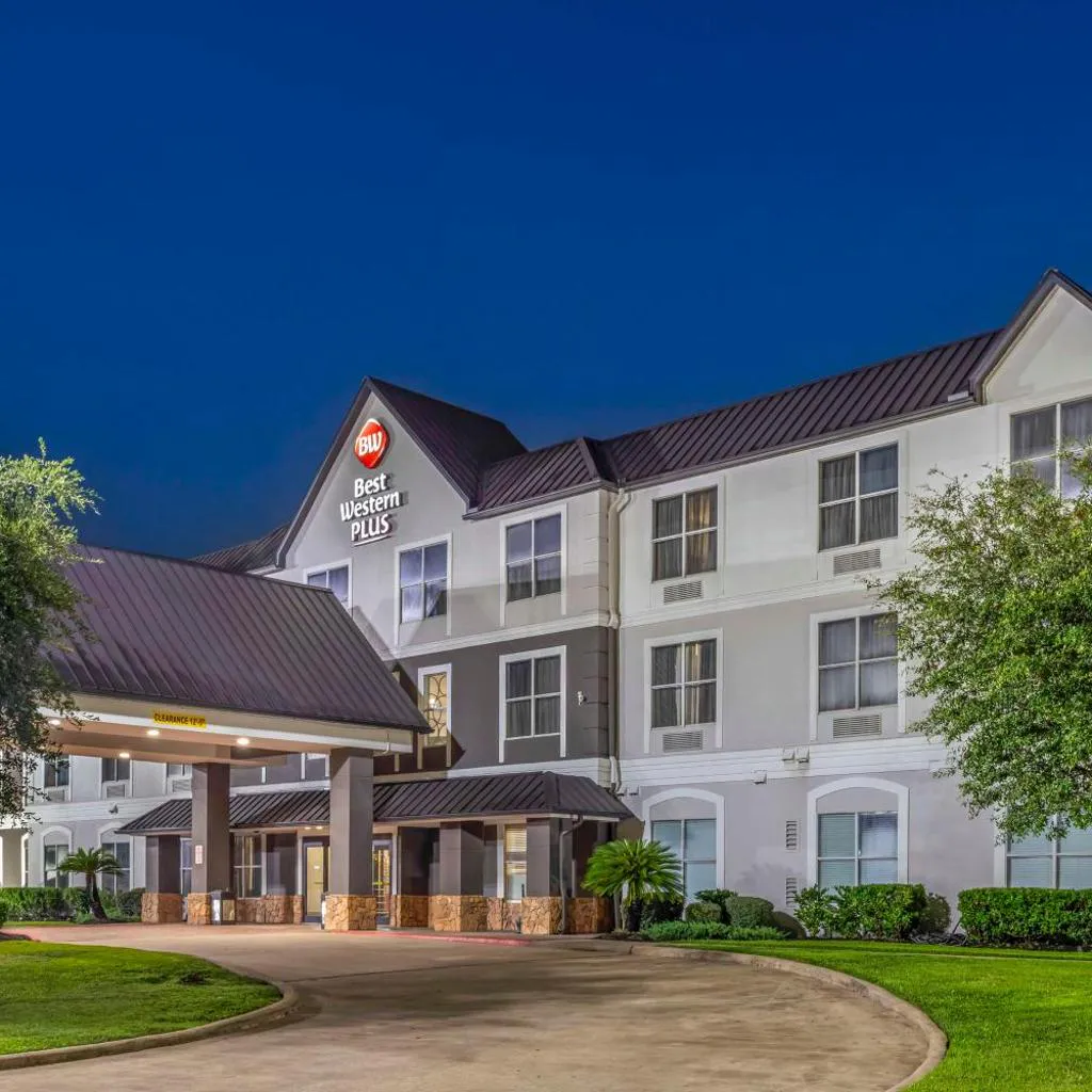 Photograph of Best Western Plus Hobby Airport Inn & Suites