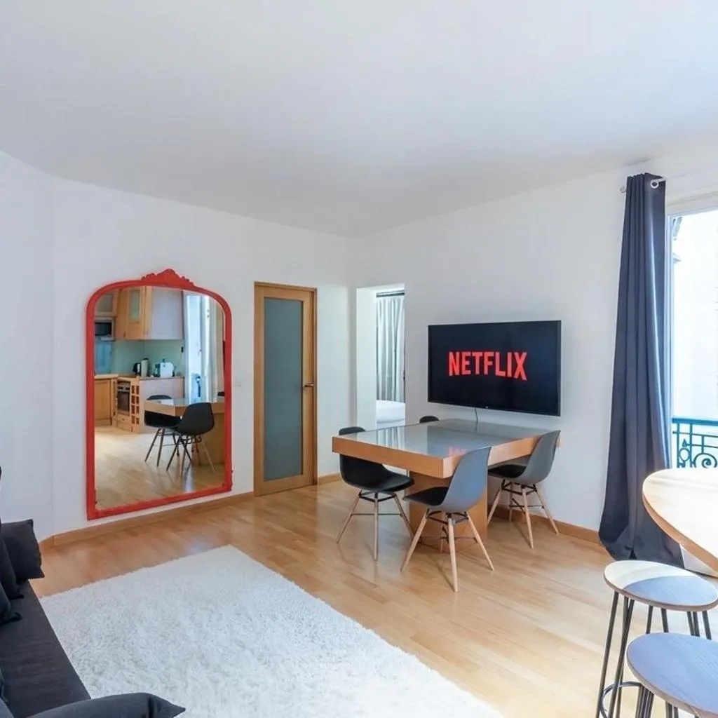 Photograph of Elegant 2BR - Sleeps 7 - Walk to Arc de Triomphe