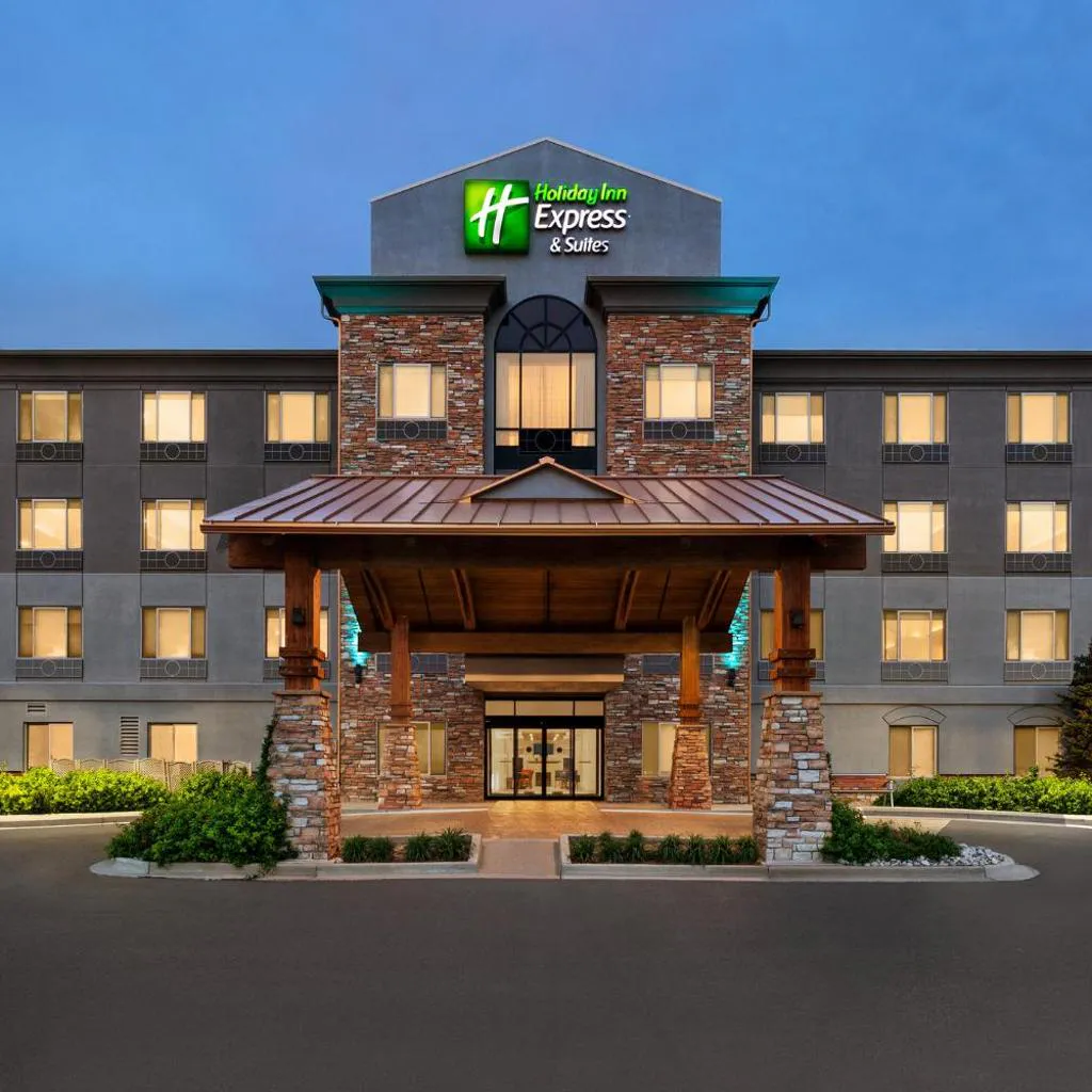 Photograph of Holiday Inn Express & Suites Denver Airport by IHG