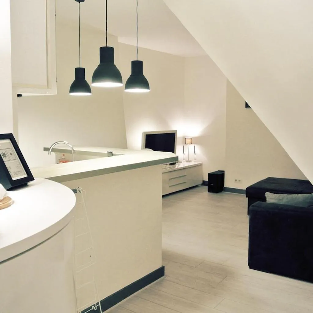 Photograph of Flat Champs Elysées 1 bedroom Air conditioning