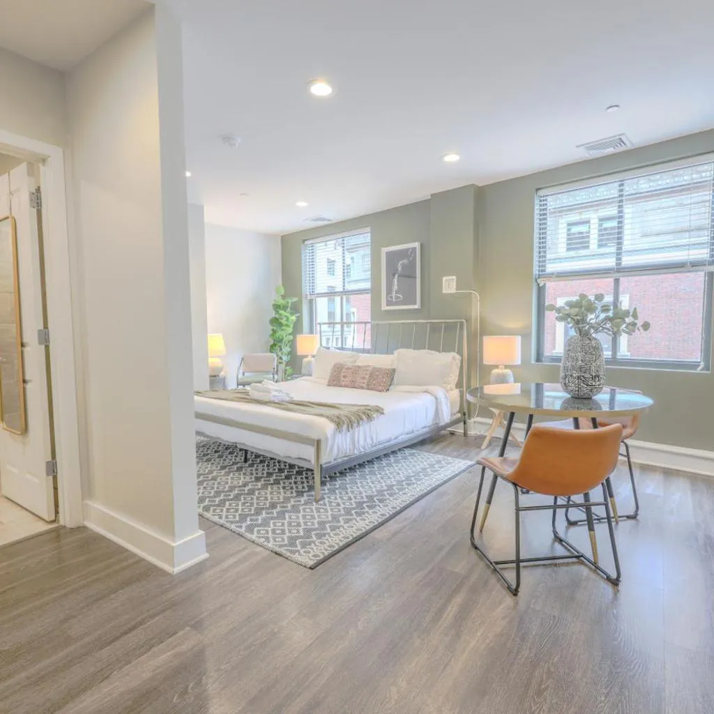 Photograph of Sleek FIDI Studio Close to Public Transit