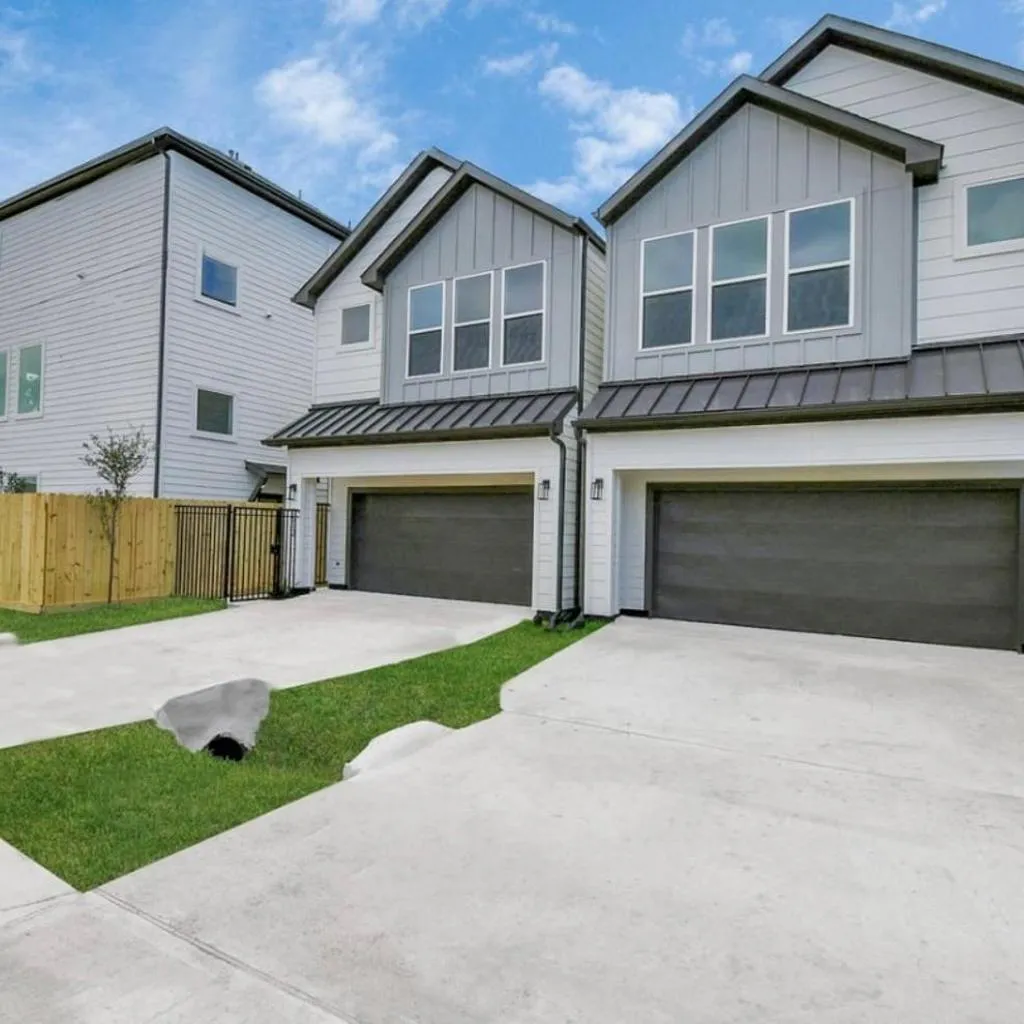 Photograph of Modern Designer Home Near Downtown Sleeps 8