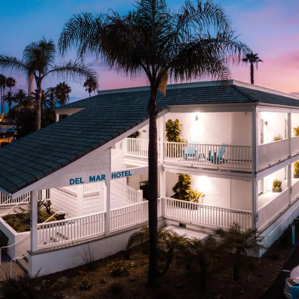 Photograph of Del Mar Beach Hotel