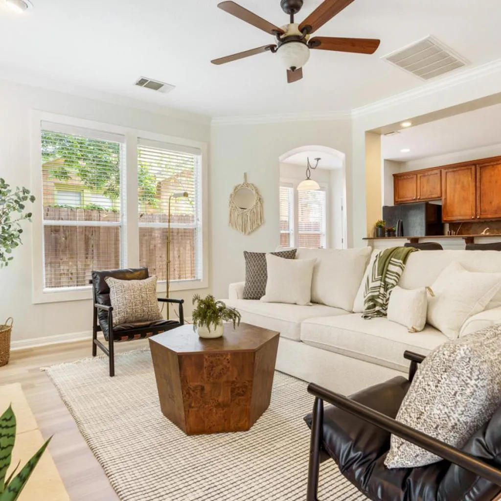 Photograph of Perfect Central Location w Free Prkg and Cozy Beds