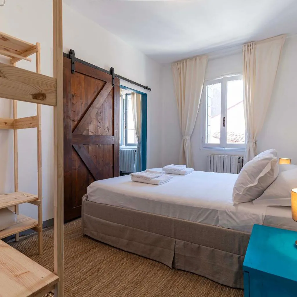 Photograph of Charming 6-People Stay in Campo Santi Apostoli by Bricola Apartments