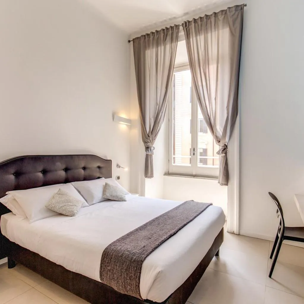 Photograph of Manin Suites LT