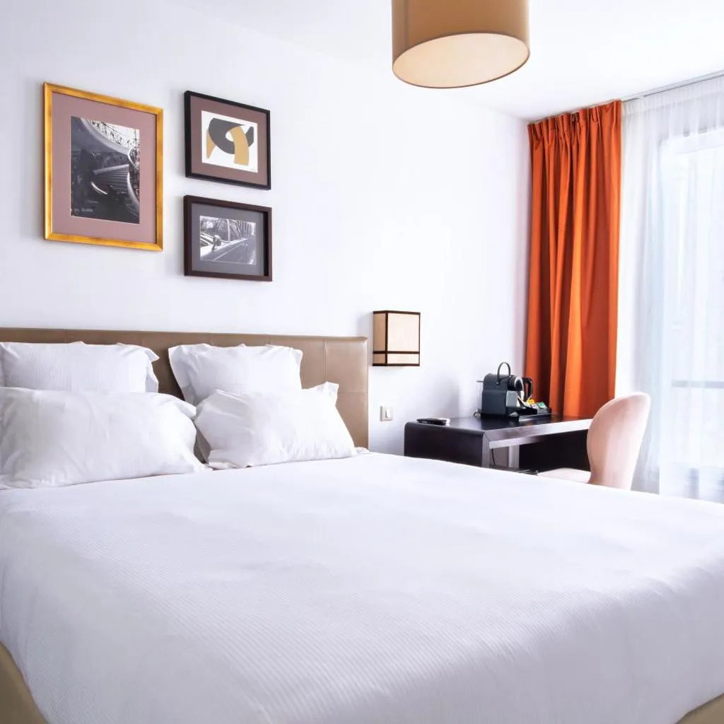 Photograph of Hotel Frochot Montmartre