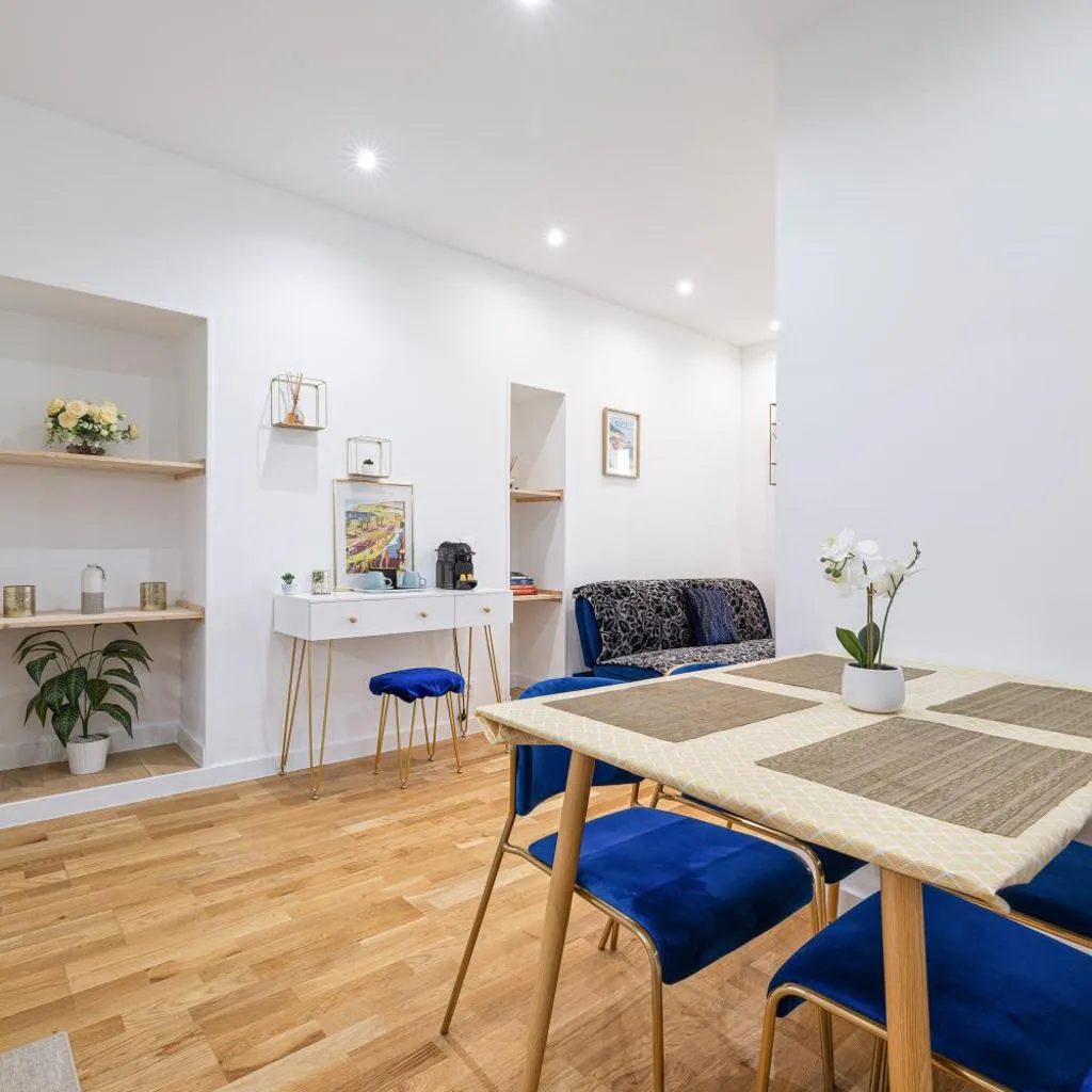 Photograph of Nice Renting - 5 Massena - Elegant Air-Conditioned Cocoon Quiet Patio Massena