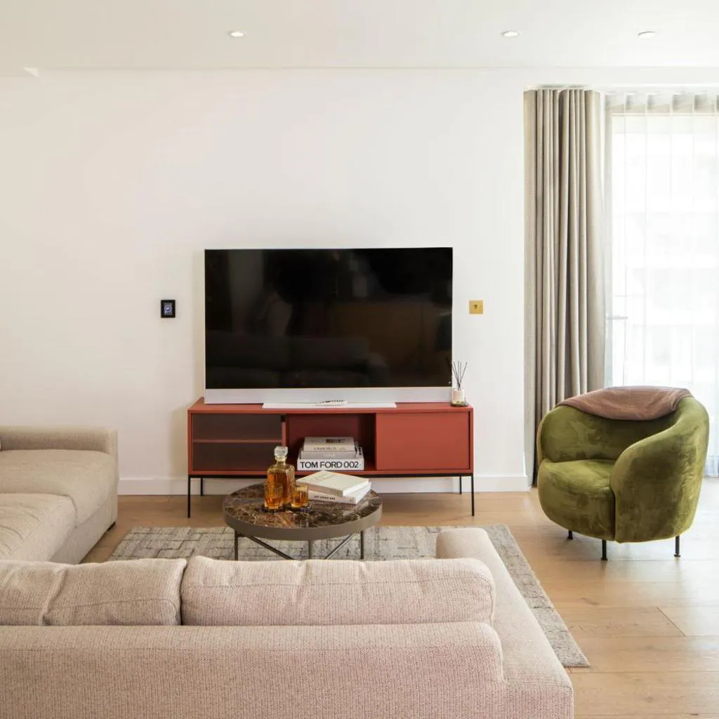 Photograph of Kings Cross - Luxury 3 Bed Apartment, Private Balcony