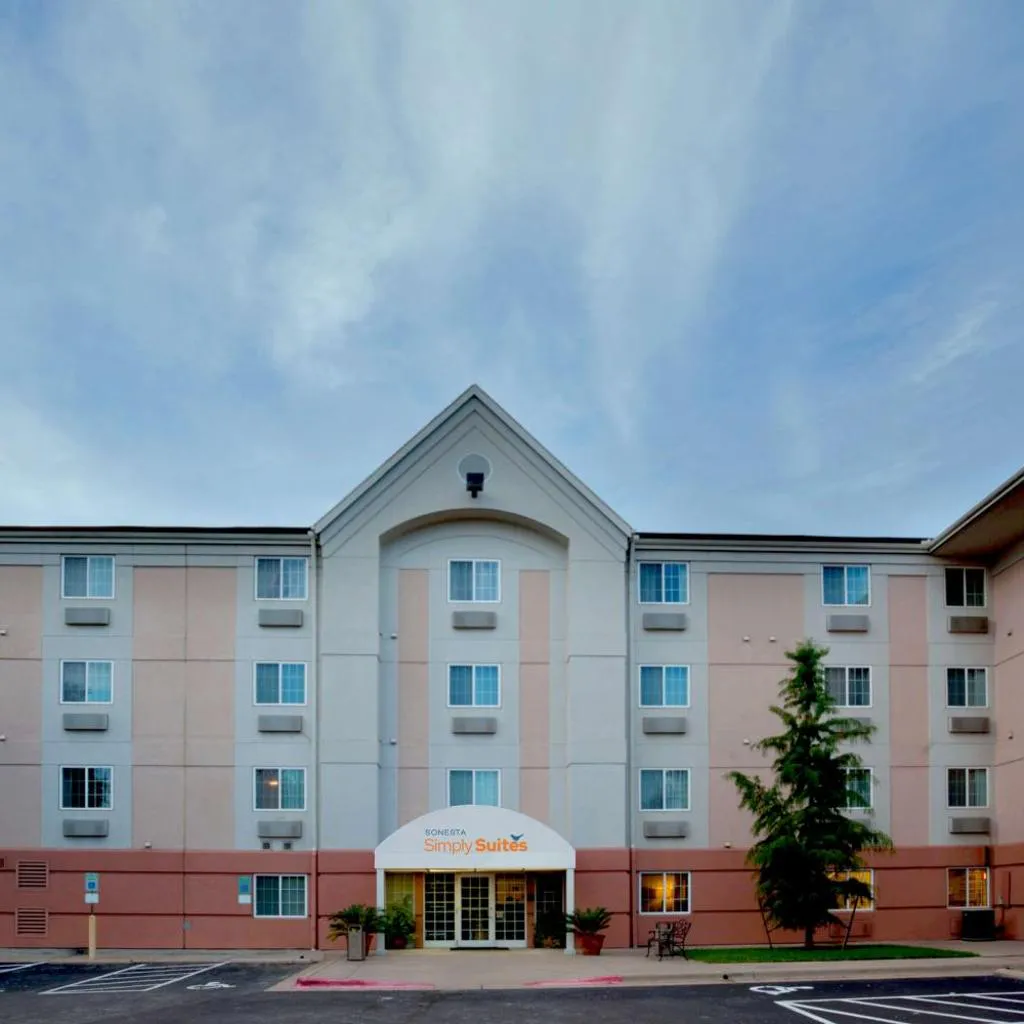 Photograph of Sonesta Simply Suites Austin The Domain Area