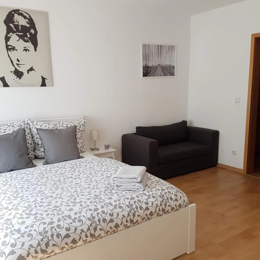 Photograph of Studio Dresden Neustadt & parking