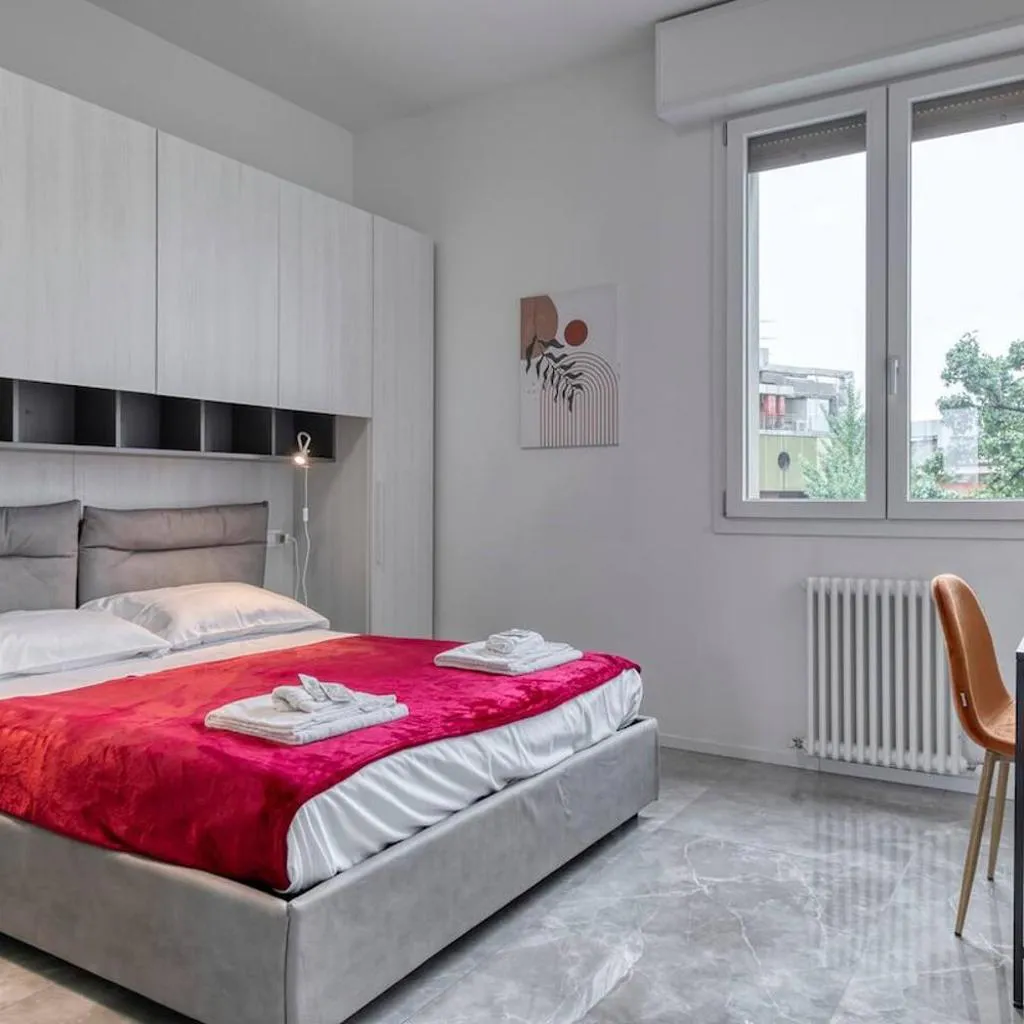 Photograph of Grand 6 Bedroom Central Apartment 4 Baths & 1 Parking