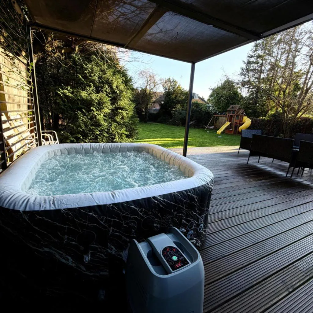 Photograph of 2 Bed - Sleeps 4 - Hot Tub & Bbq