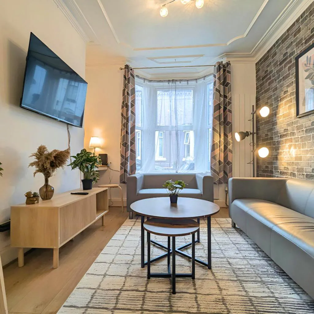 Photograph of Bright 4BR Home Near Anfield & Free Parking
