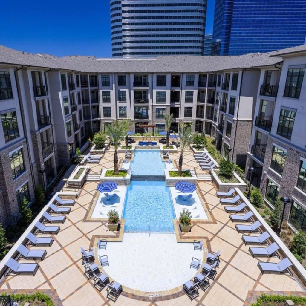 Photograph of Luxury Galleria Mid-rise Apartment
