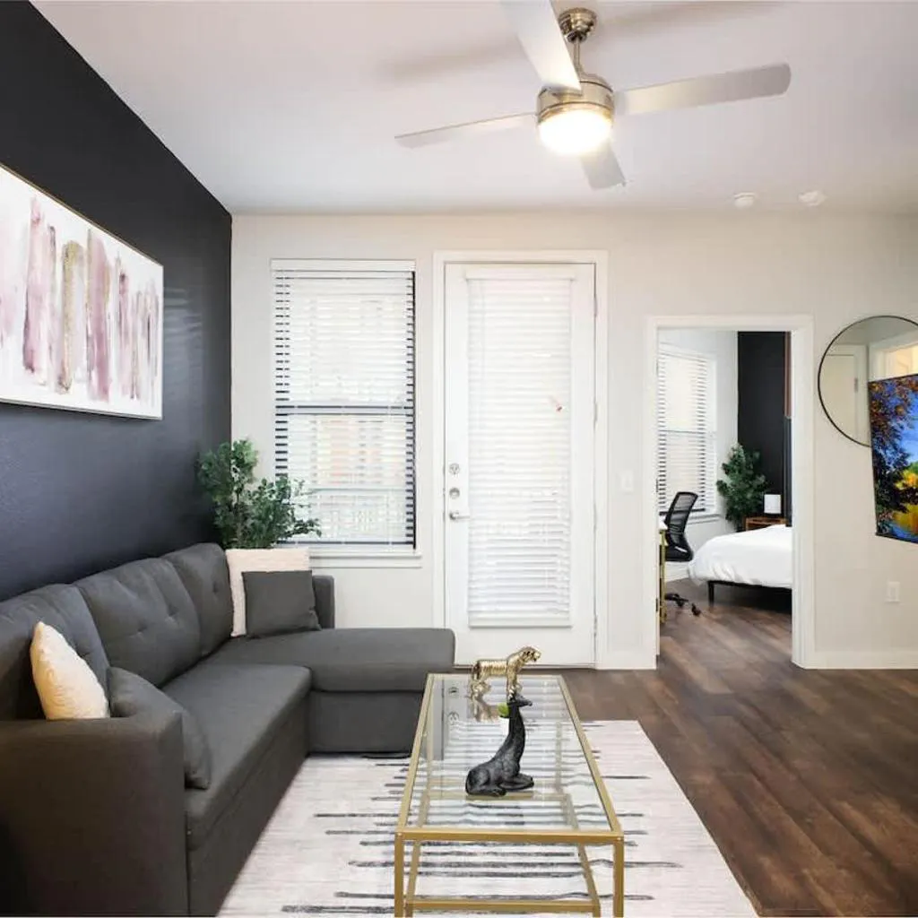 Photograph of Relaxing 1BR w Pool-Parking, Near Rvrwlk-Conv Ctr