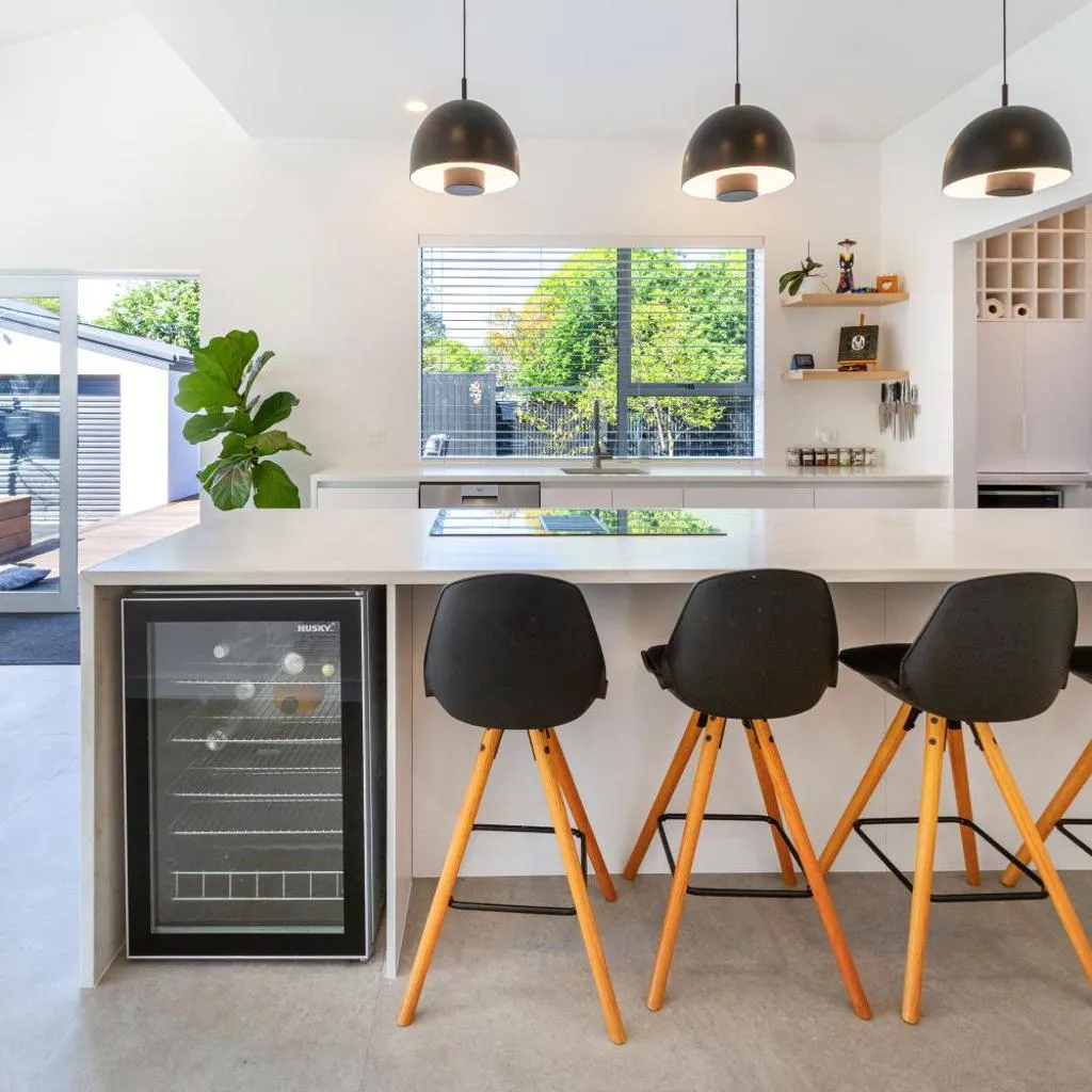 Photograph of Spacious 6BR Family Home - Double Garage
