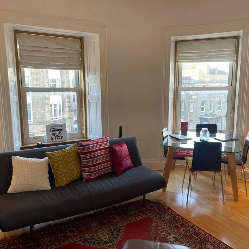 Photograph of Classical 19th Century Edinburgh Stair - 3 bedroom