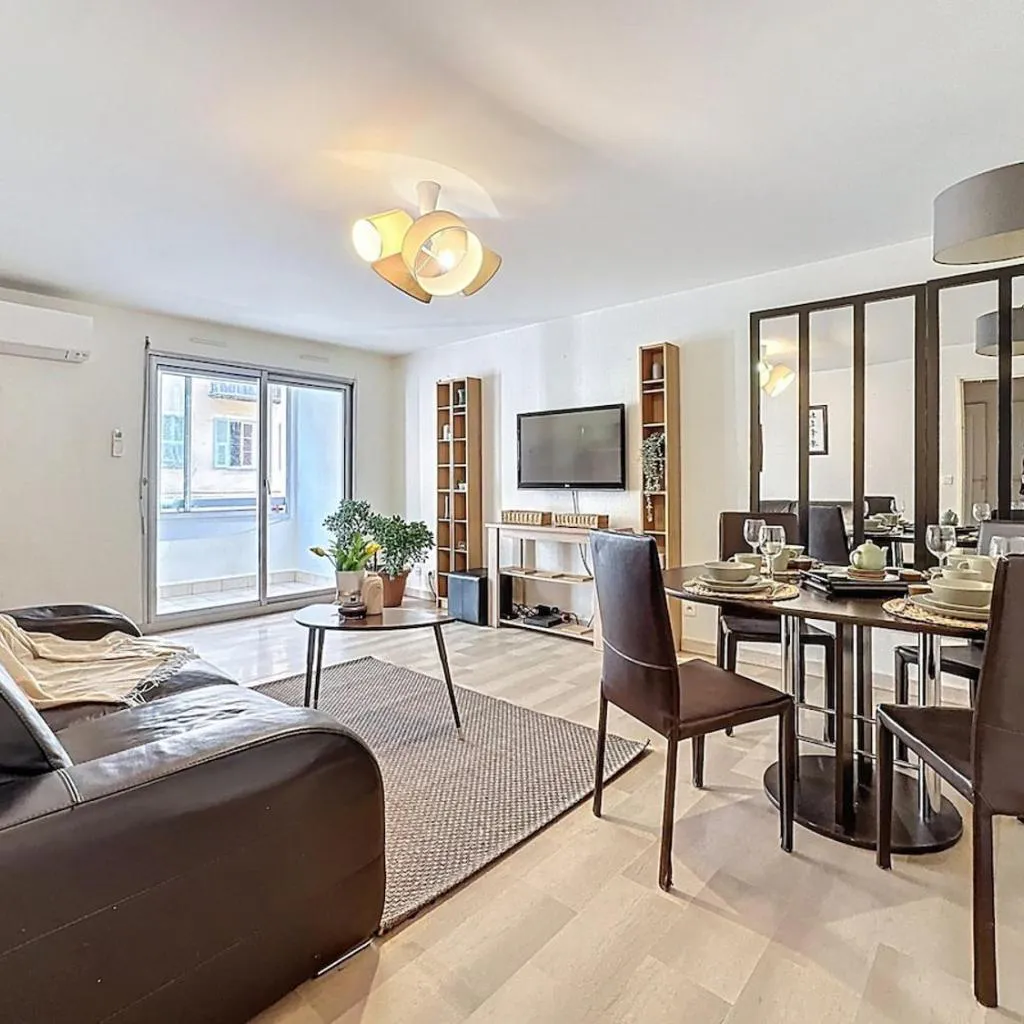 Photograph of One bedroom apartment with terrace , Port de Nice , ideal location