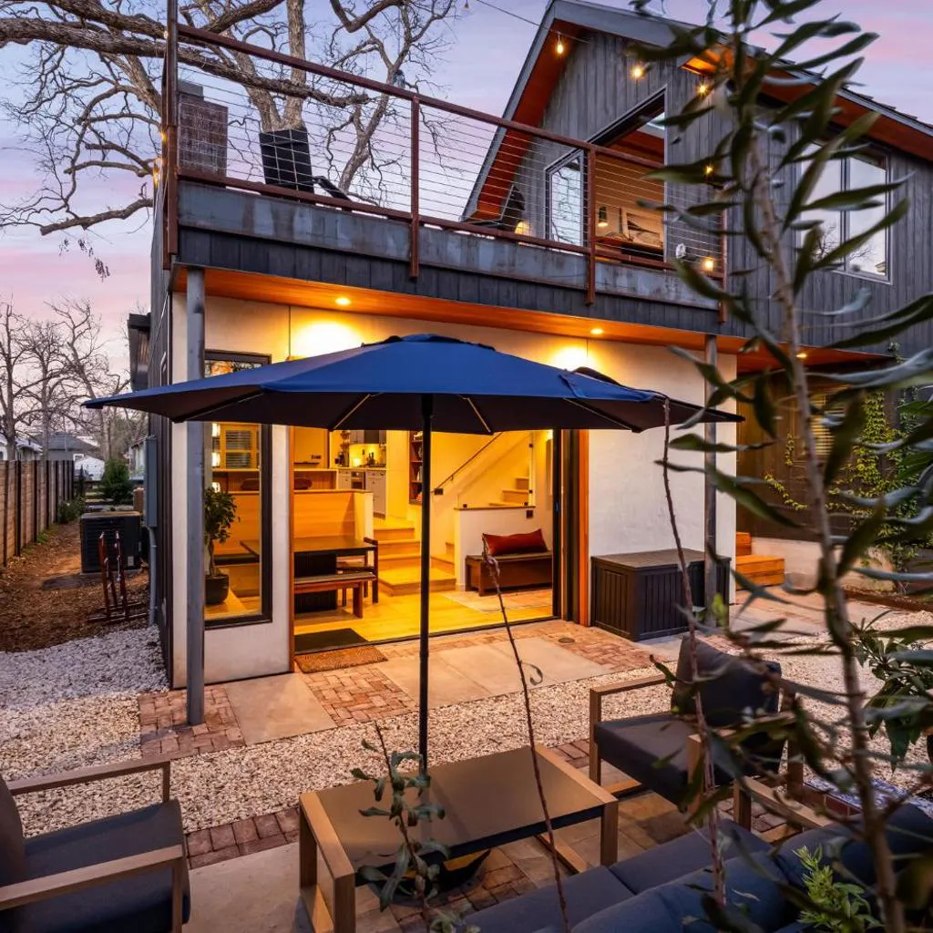 Photograph of Skylight Social House with Fire Pit near Rainey St