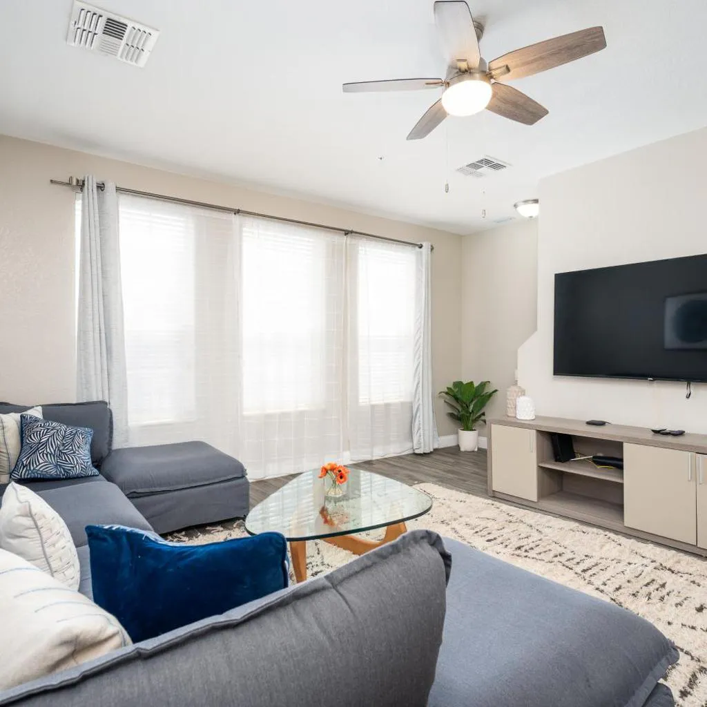 Photograph of Beautiful Family Townhome, Near The Parks - 4032