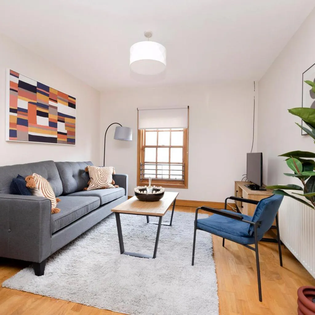 Photograph of JOIVY Bright and Cosy Flat near The Scotland Gallery