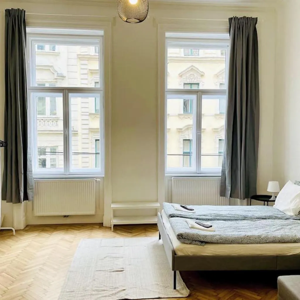 Photograph of City-Center-Apartment Hip Area, Big & New