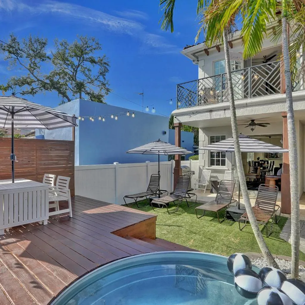 Photograph of Tarpon River House - Heat Optional Pool - 4 bedrooms - 3 bathrooms - 1 miles to downtown FTL