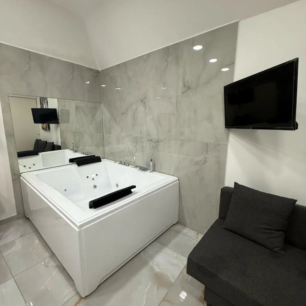 Photograph of Valentino Suite 36