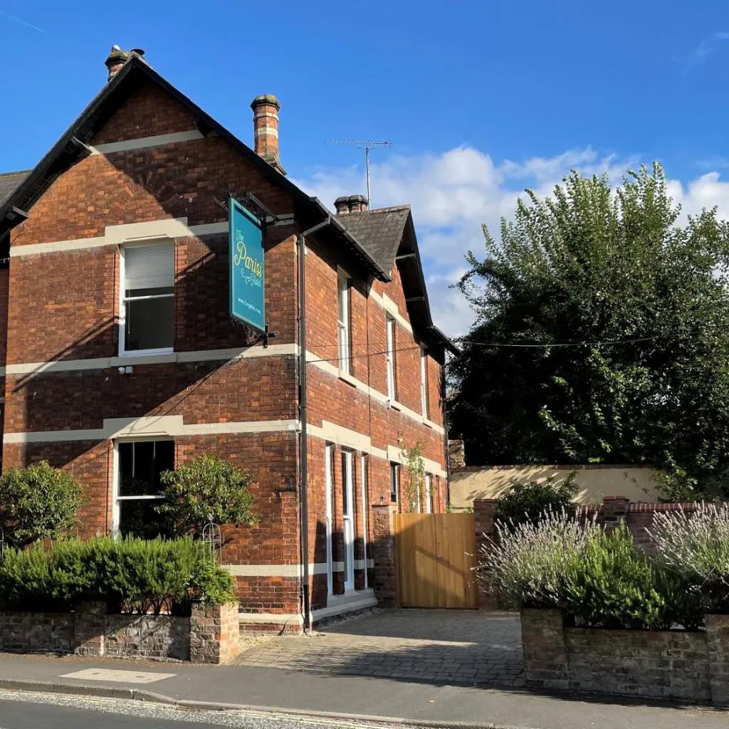 Photograph of City Centre Luxury Holiday House with Outdoor Bath and Parking