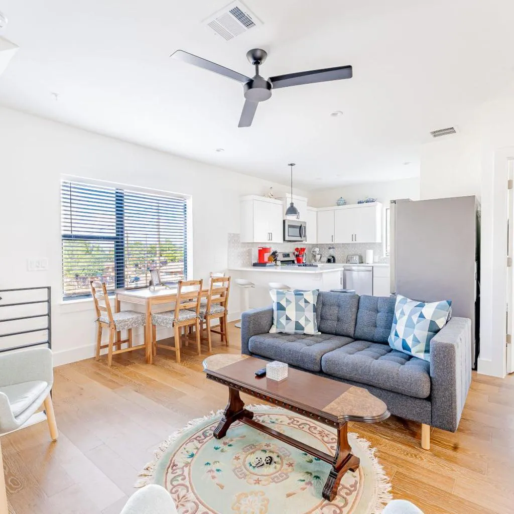 Photograph of Luxe East Downtown 3BR Condo, Walk to Bars, Restaurants, Shops
