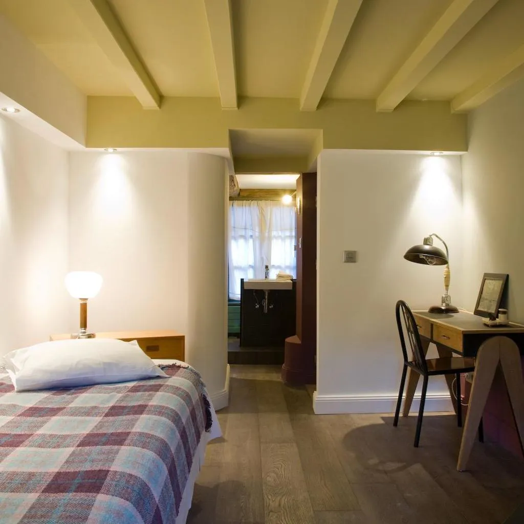 Photograph of L'appartement au-dessus du